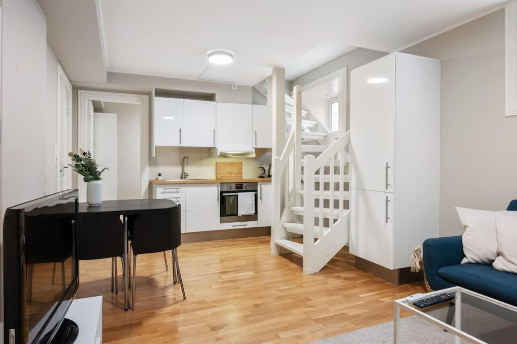 New! Modern City Apt: Central W/ Private Entrence Μπέργκεν Εξωτερικό φωτογραφία