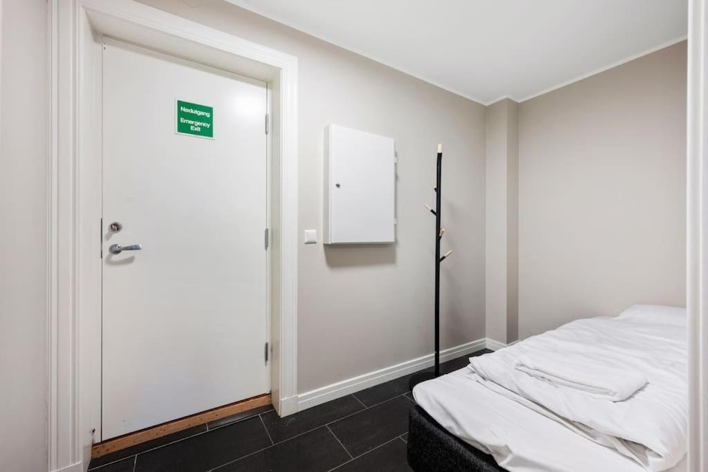 New! Modern City Apt: Central W/ Private Entrence Μπέργκεν Εξωτερικό φωτογραφία