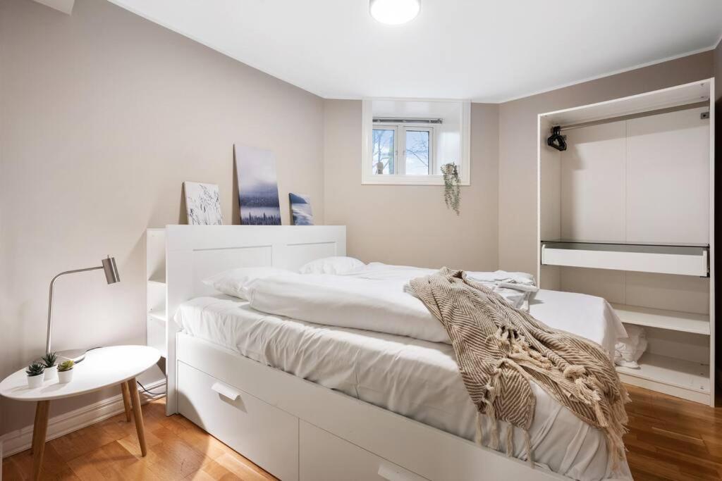 New! Modern City Apt: Central W/ Private Entrence Μπέργκεν Εξωτερικό φωτογραφία
