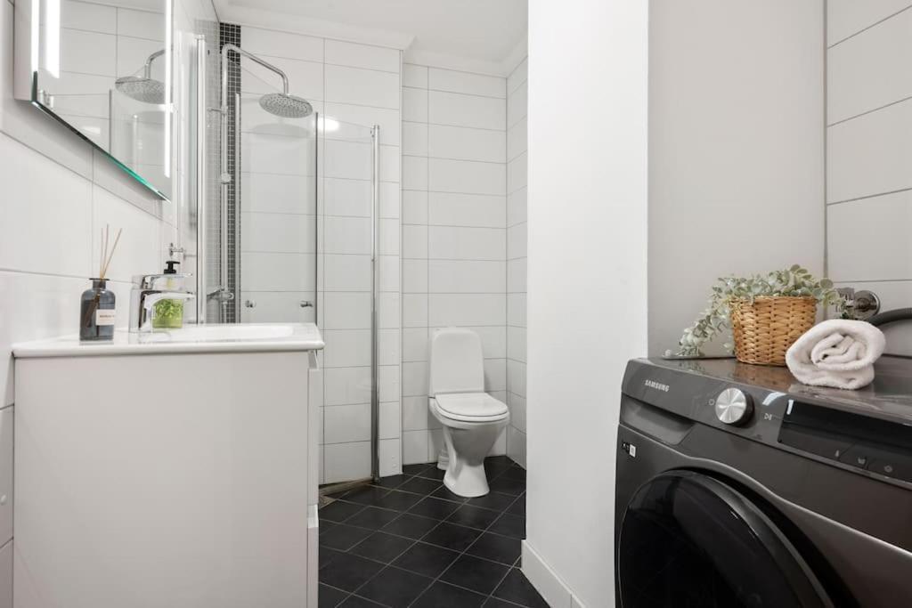 New! Modern City Apt: Central W/ Private Entrence Μπέργκεν Εξωτερικό φωτογραφία
