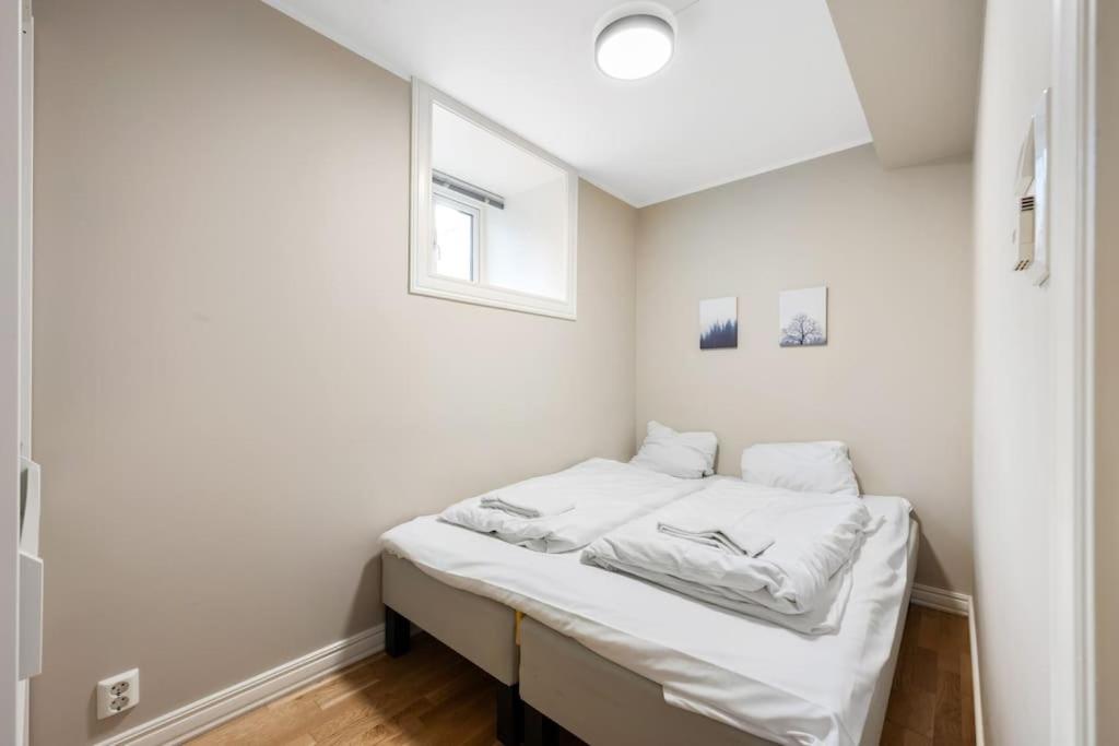 New! Modern City Apt: Central W/ Private Entrence Μπέργκεν Εξωτερικό φωτογραφία