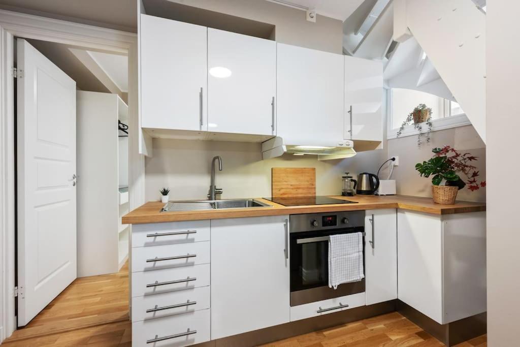 New! Modern City Apt: Central W/ Private Entrence Μπέργκεν Εξωτερικό φωτογραφία